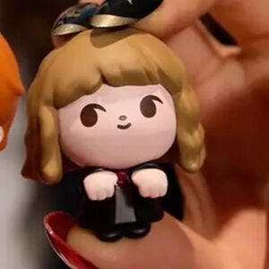 🍁MINISO Harry Potter Lying Pose- Hermione Granger Figurine
